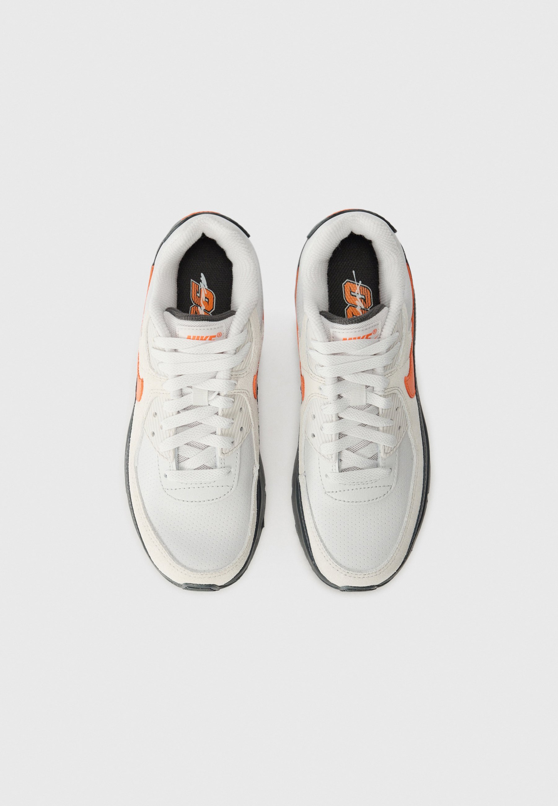 Nike Sportswear AIR MAX 90 MOTO UNISEX - Buty sportowe - vast grey/pomarańczowy/antracytowy/biały