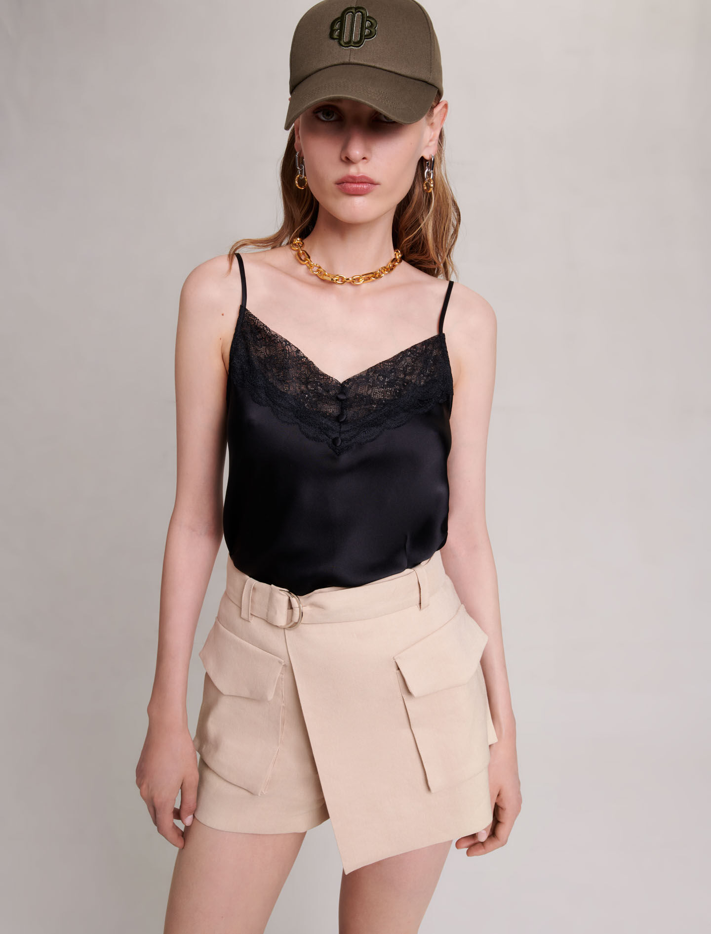 Epäsymmetriset shortsit - Beige