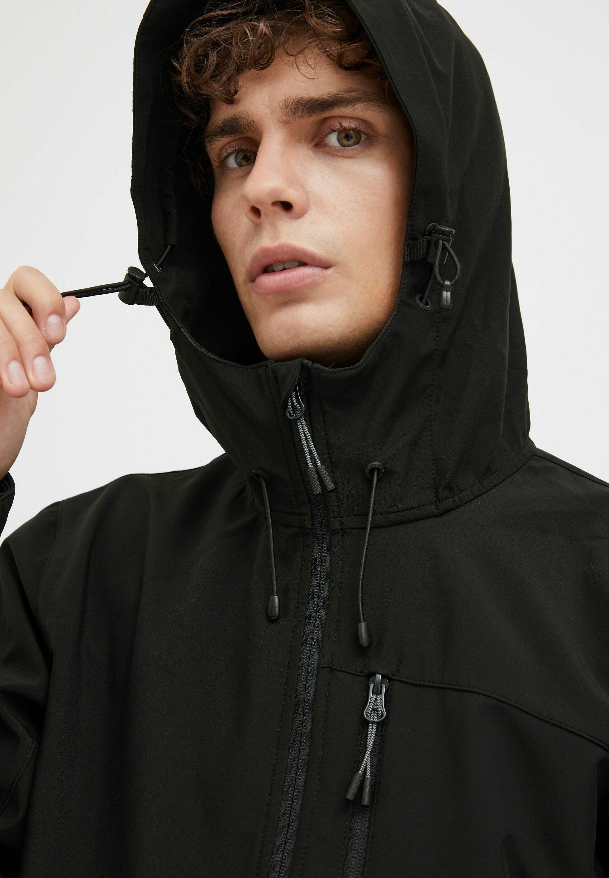 North Bend NBRODY M  W-PRO 8000 MIT WASSERDICHTER BESCHICHTUNG - Outdoor jacket - black