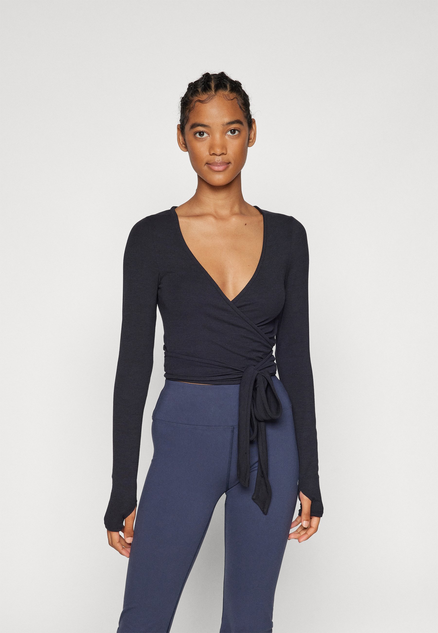 Even&Odd active LONG SLEEVE YOGA WRAP TOP - Maglia a maniche lunghe - nera
