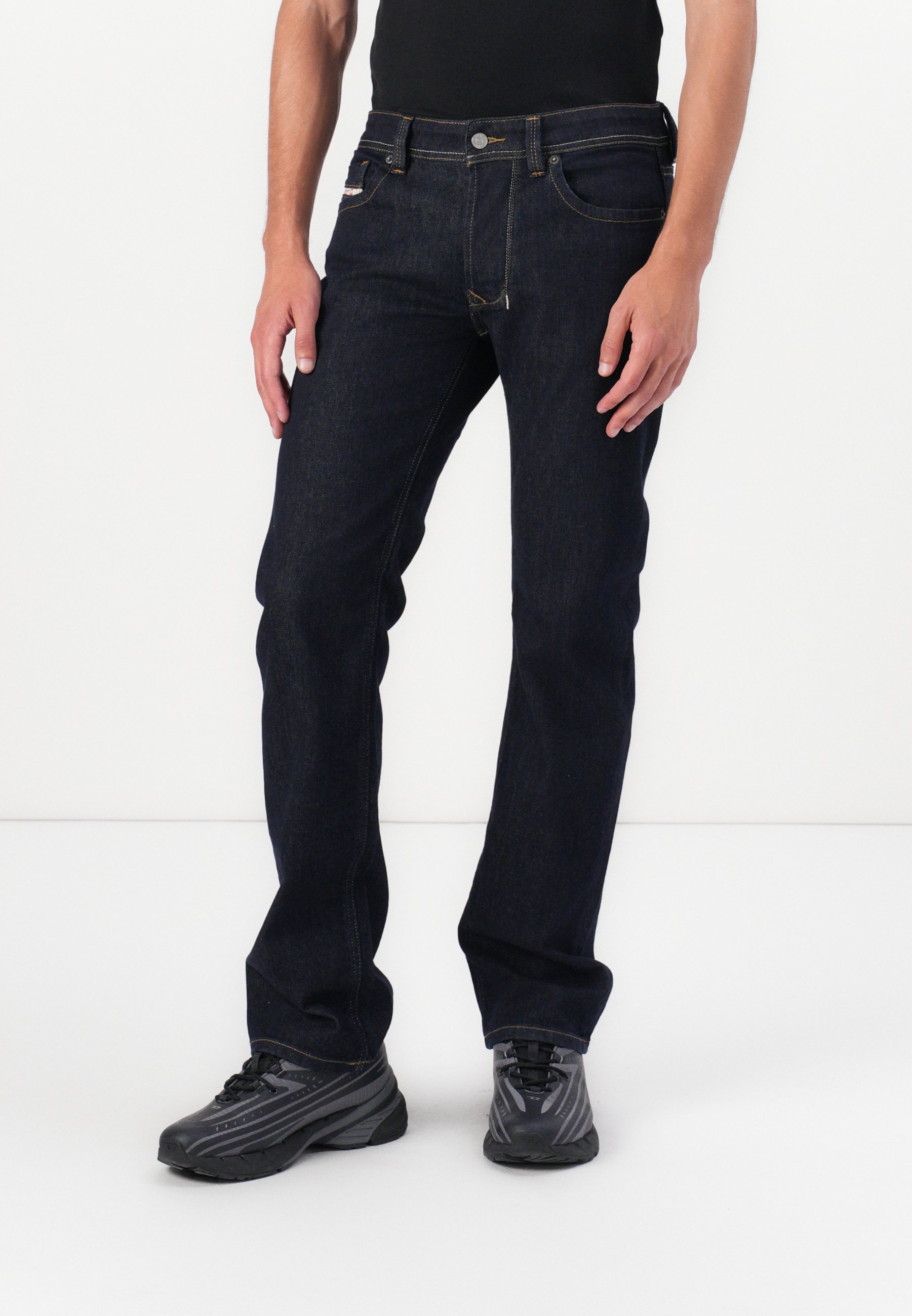 Diesel LARKEE - Jeans met rechte pijpen - 01