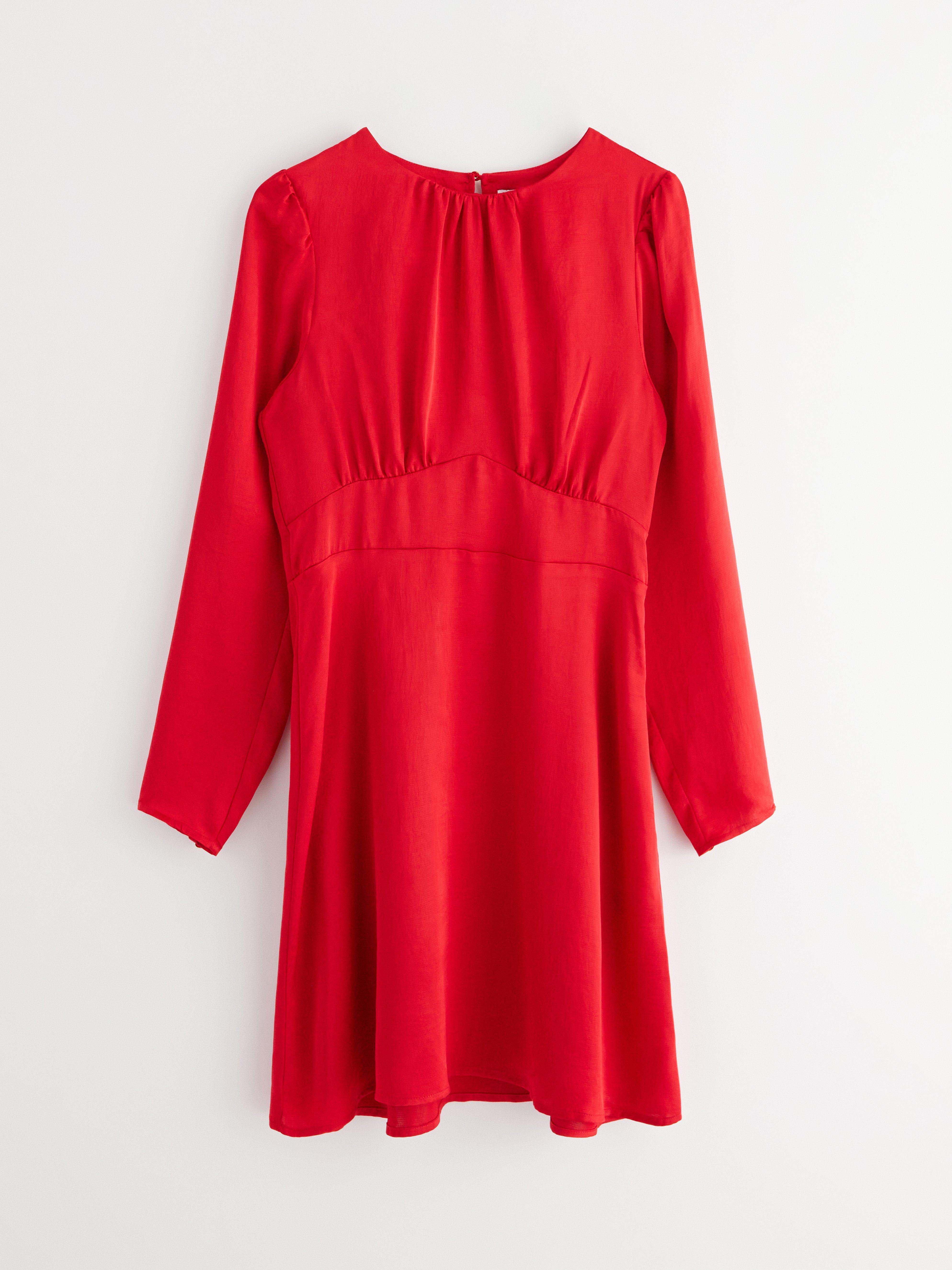 Vestido rojo de manga larga