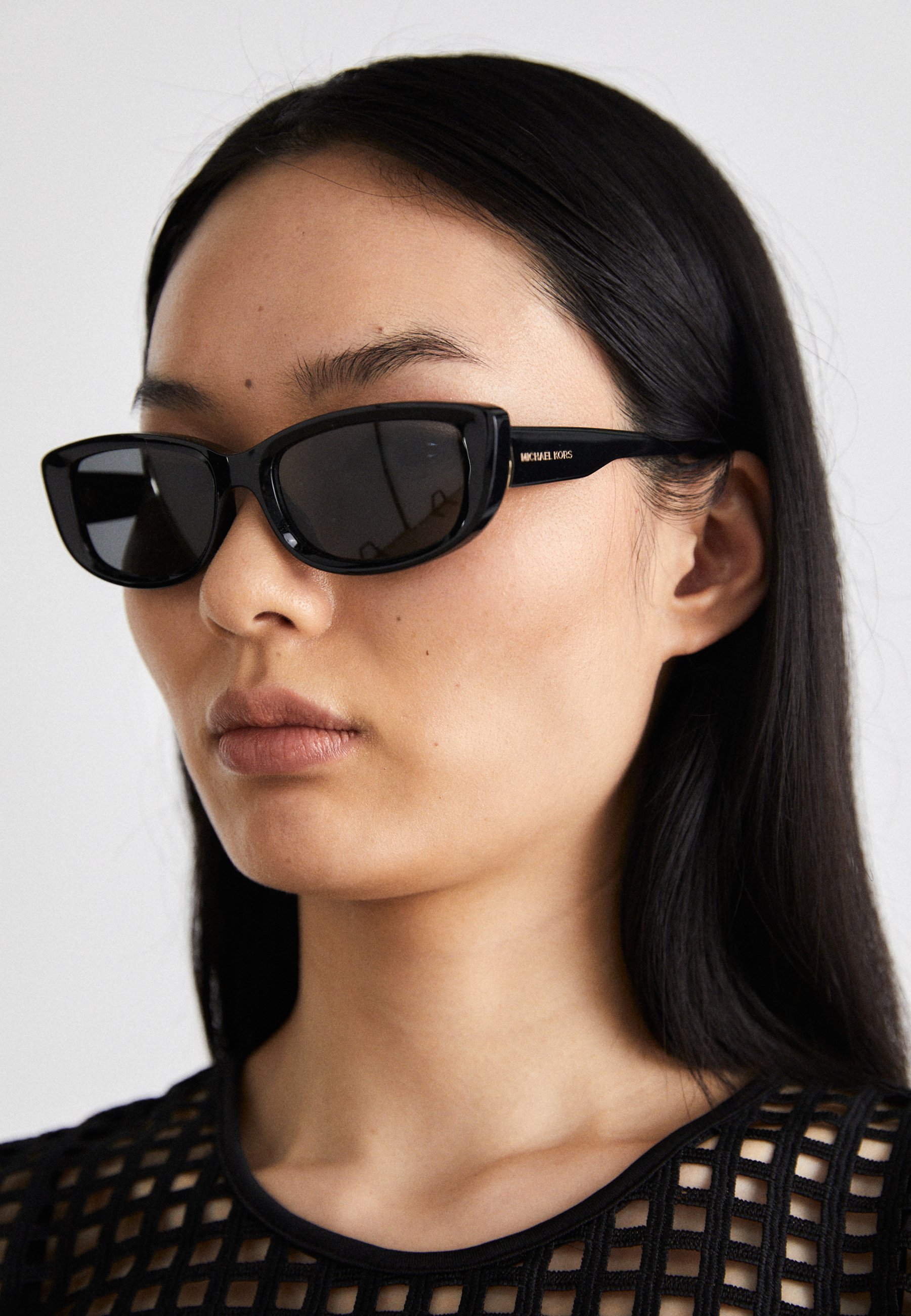 Michael Kors ASHEVILLE - Zonnebril - zwart/donkergrijs
