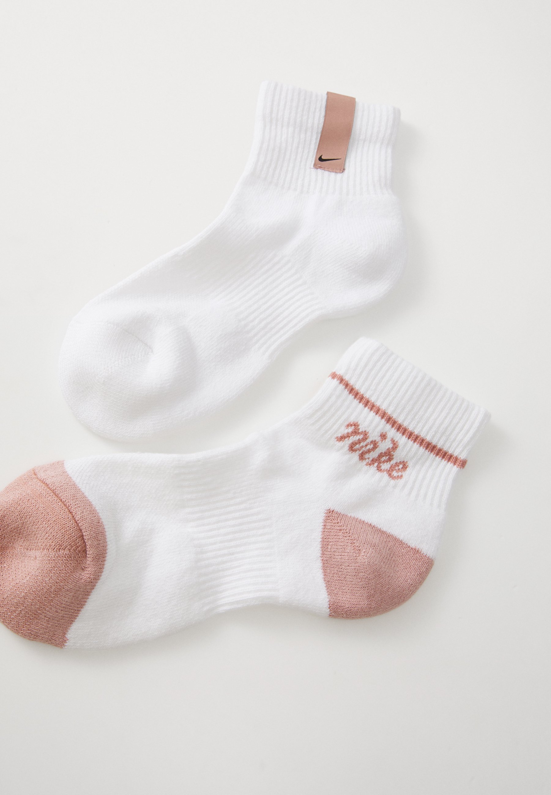 Lot de 3 paires de chaussettes de sport Nike Performance - blanc/rose pailleté/noir