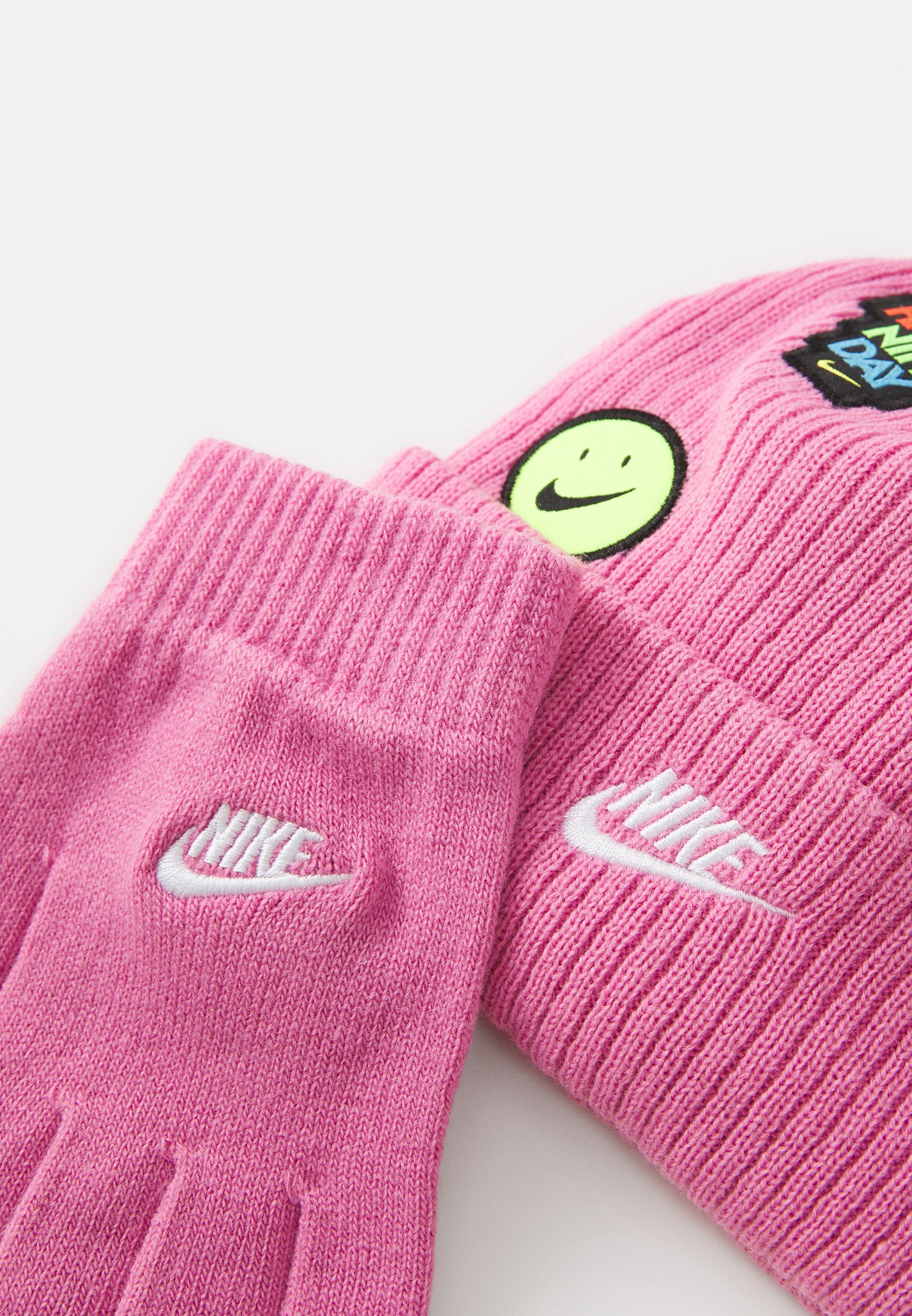 Set Nike Sportswear Patch Peak Berretto Unisex - Guanti - Magic Flamingo