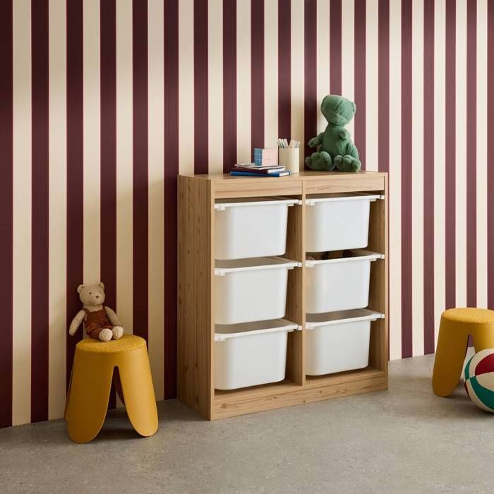 Mobile contenitore per bambini. Finitura naturale. 6 contenitori in plastica.