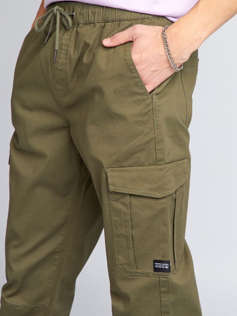 Nauwe broek met meerdere zakken - KHAKI