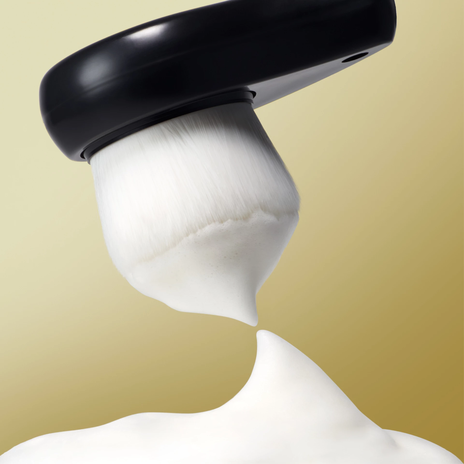 SENSAI Ultimate The Creamy Soap + Brush arctisztító 125 ml