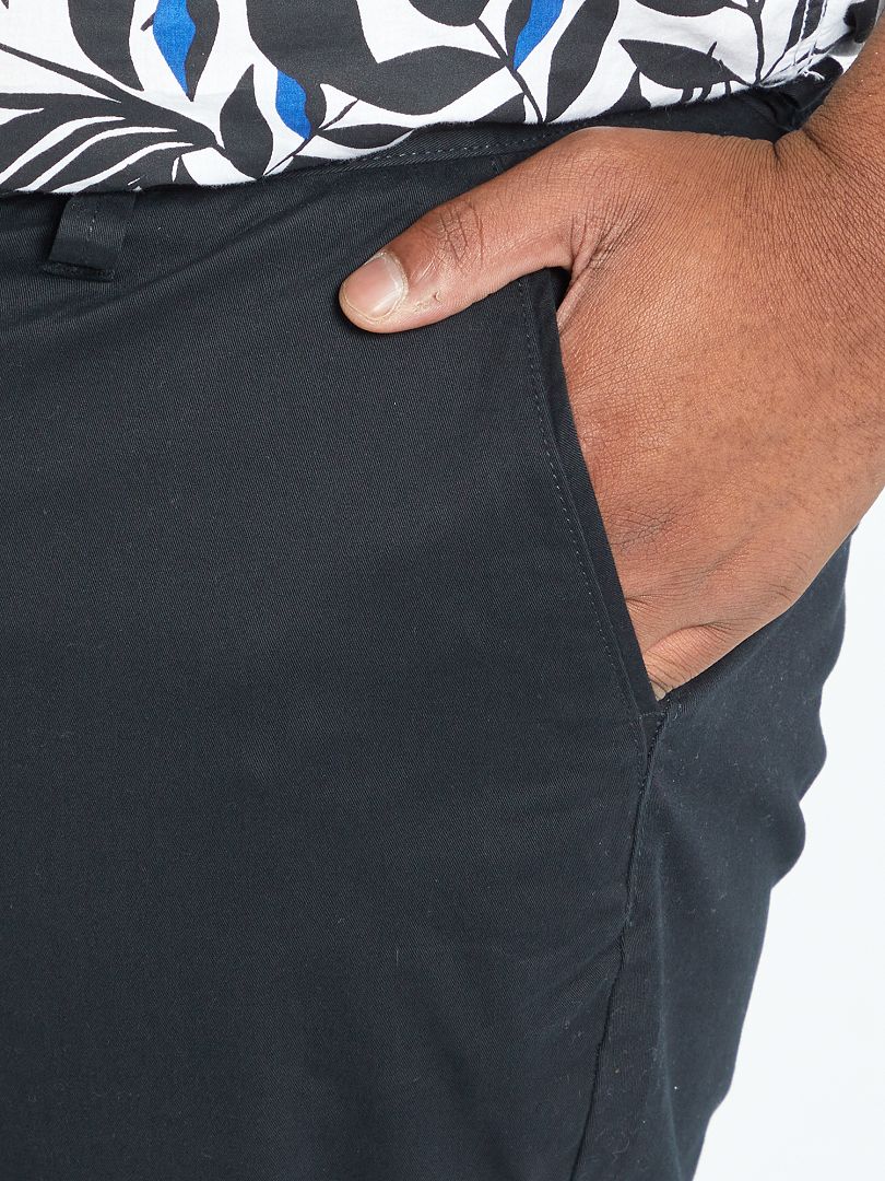 Calça chino reta L30 - Preta