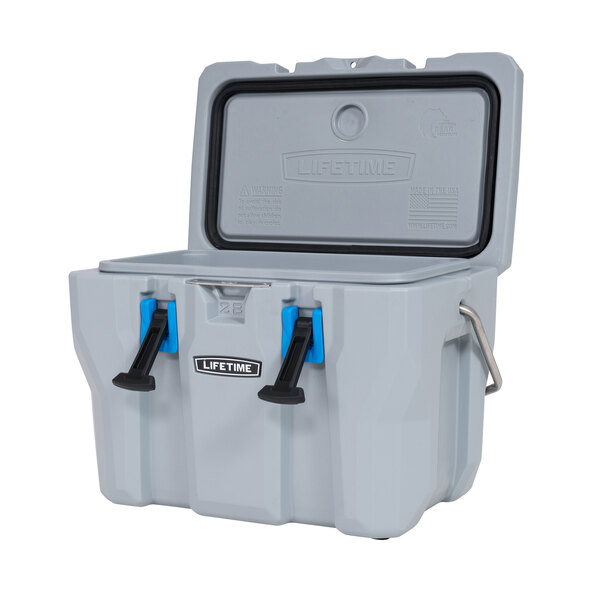 Premium plastic cooler box, 27 liters