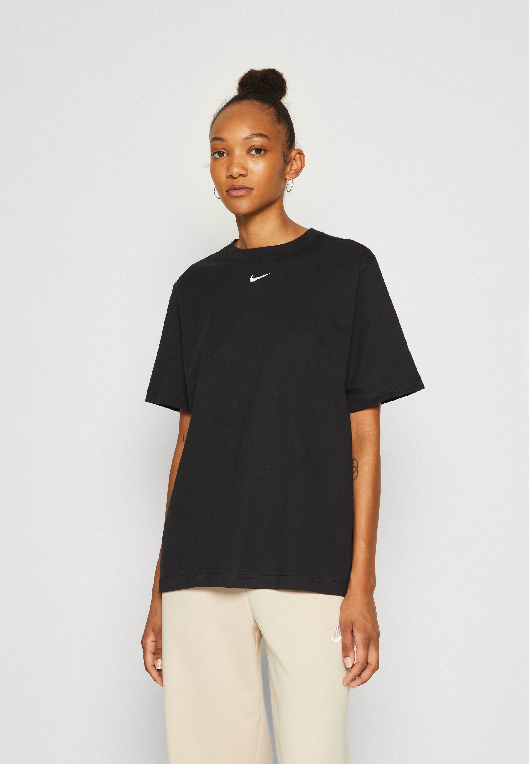 Nike Sportswear TEE - Koszulka podstawowa - czarno-biała