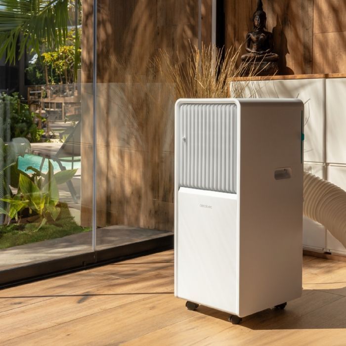 Aire acondicionado portátil conectado Cecotec ForceClima 7550 Style. 7000 BTU, cobertura de 14 m², pantalla LED, 4 modos y 2 velocidades.