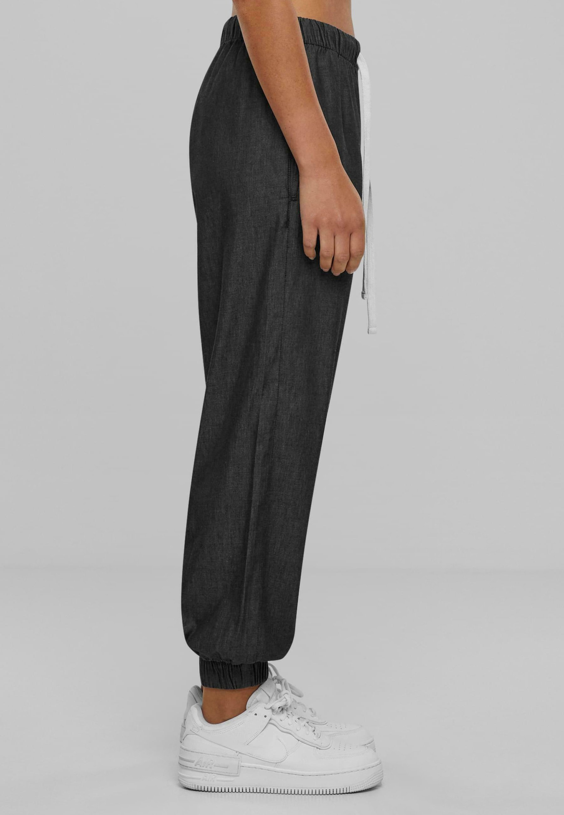 Jeansy Urban Classics o zwężanym kroju – czarne