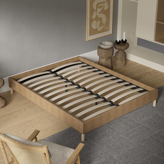 Bett mit Lattenrost 140 x 200 cm – Brauner Stoffbezug – Stabil und robust – Verstärkte Mittelbeine