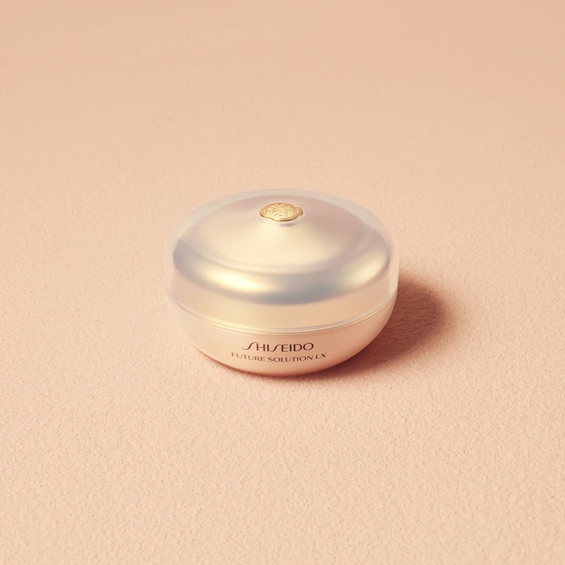 „Shiseido Future Solution LX“ spindinti biri pudra
