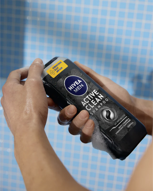 Shampoo de Limpeza Profunda NIVEA MEN Active Clean com Carvão Ativado