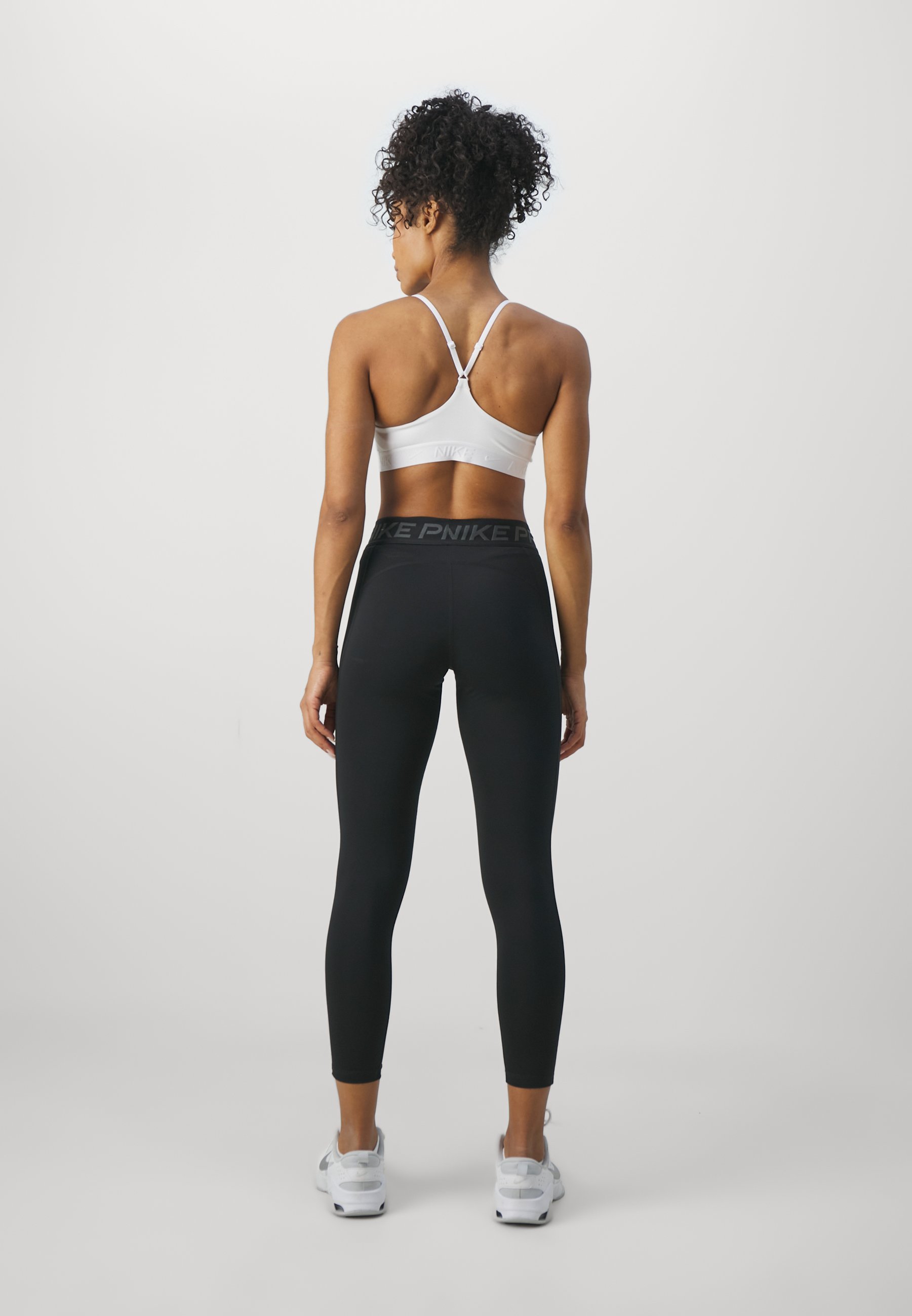 Nike Performance INDY BRA - Sportbeha met lichte ondersteuning - wit