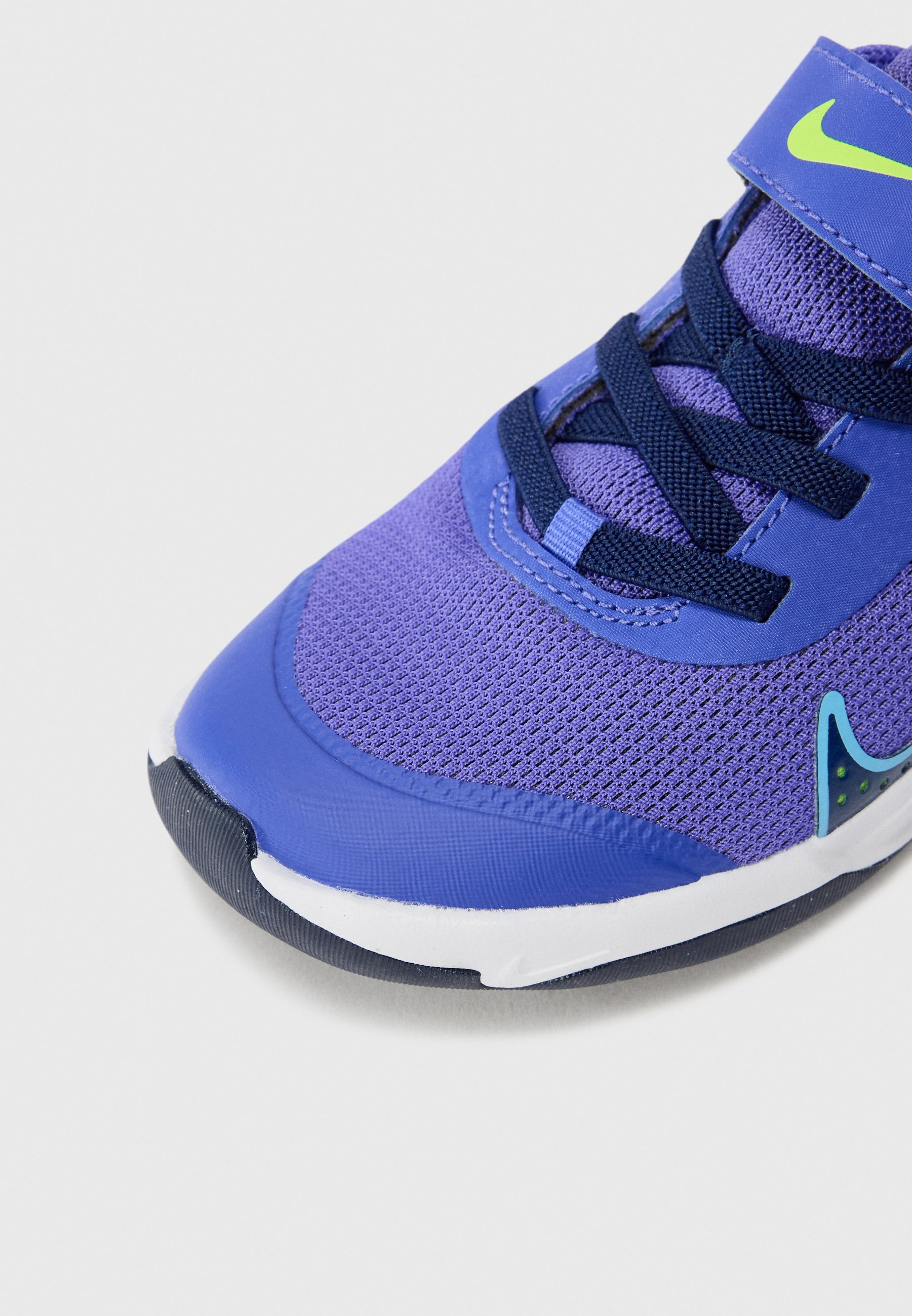 Nike Performance OMNI MULTI COURT UNISEX - Buty sportowe - persian violet/univ blue/blue void volt