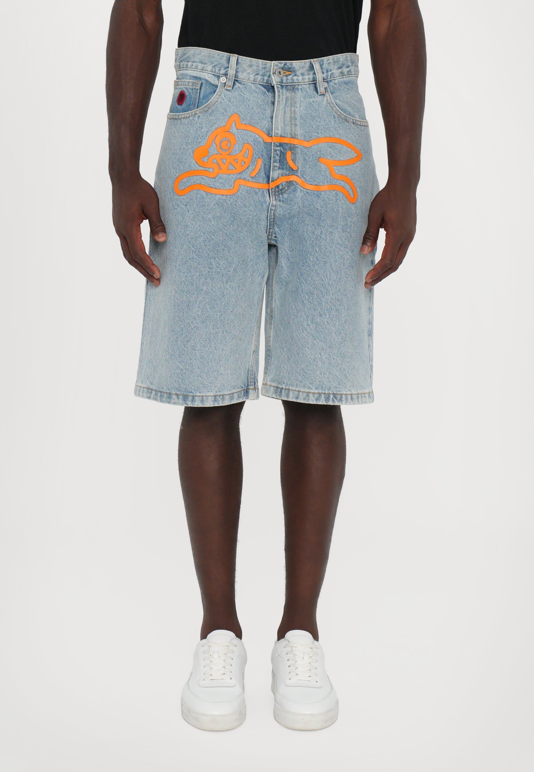 Iskremfargede denimshorts