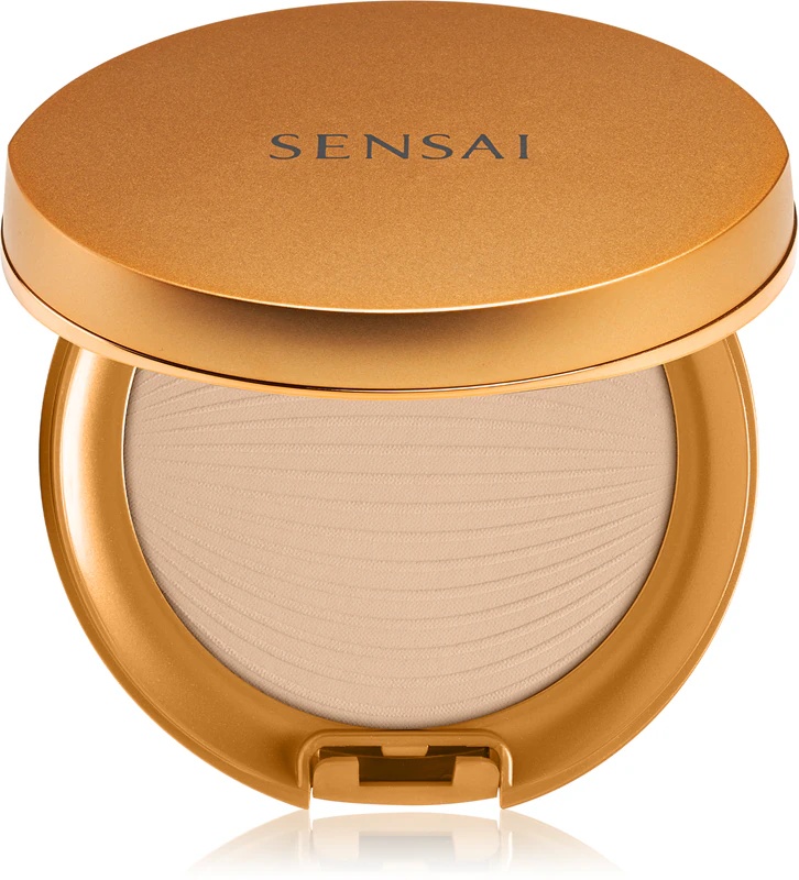 Sensai Silky Bronze Natural Veil kompaktais pūderkrēms izgaismojošam un izlīdzinošam efektam.