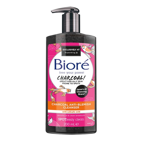 Demachiant anti-pete cu cărbune Biore 200 ml