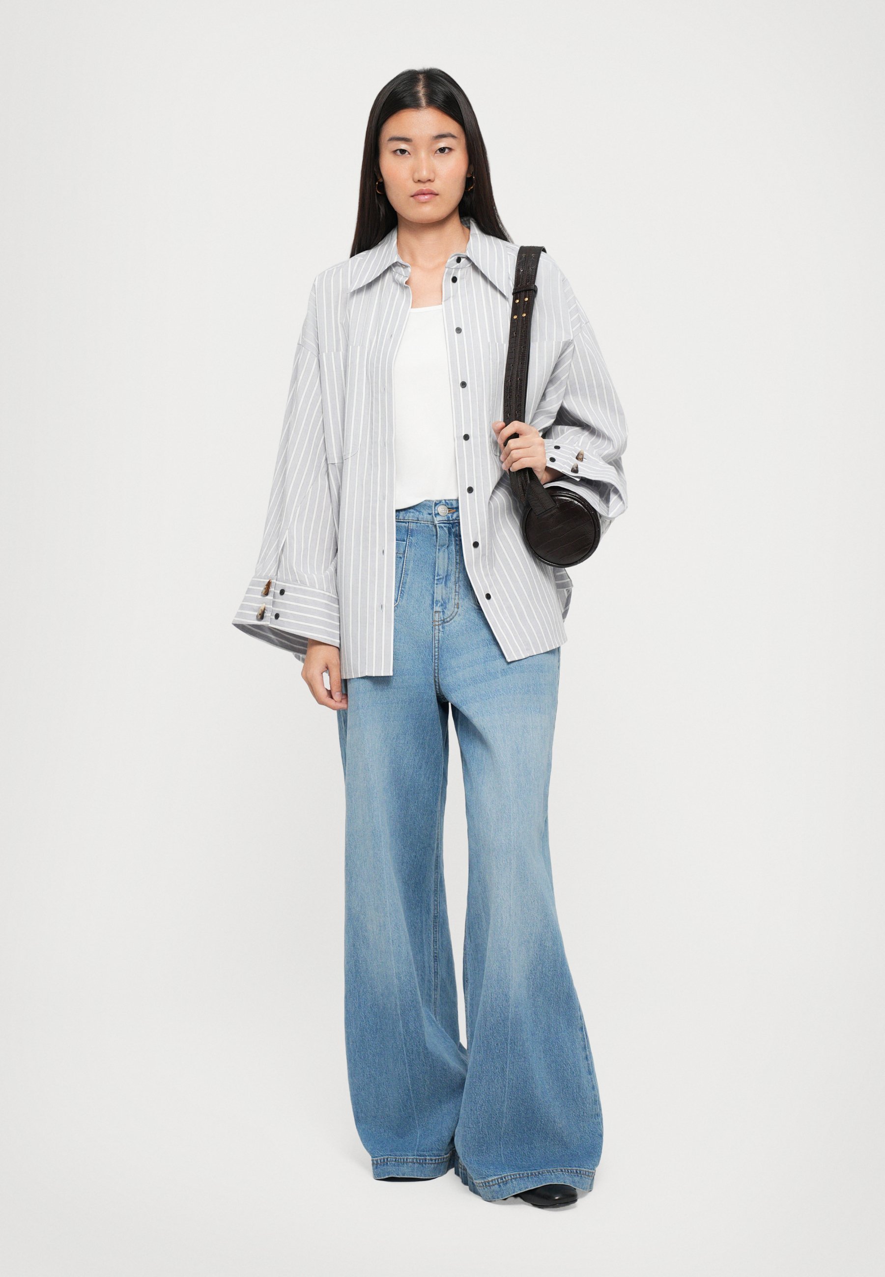 MUNTHE LYNNE - Bluse mit Knopfleiste - Anthrazit