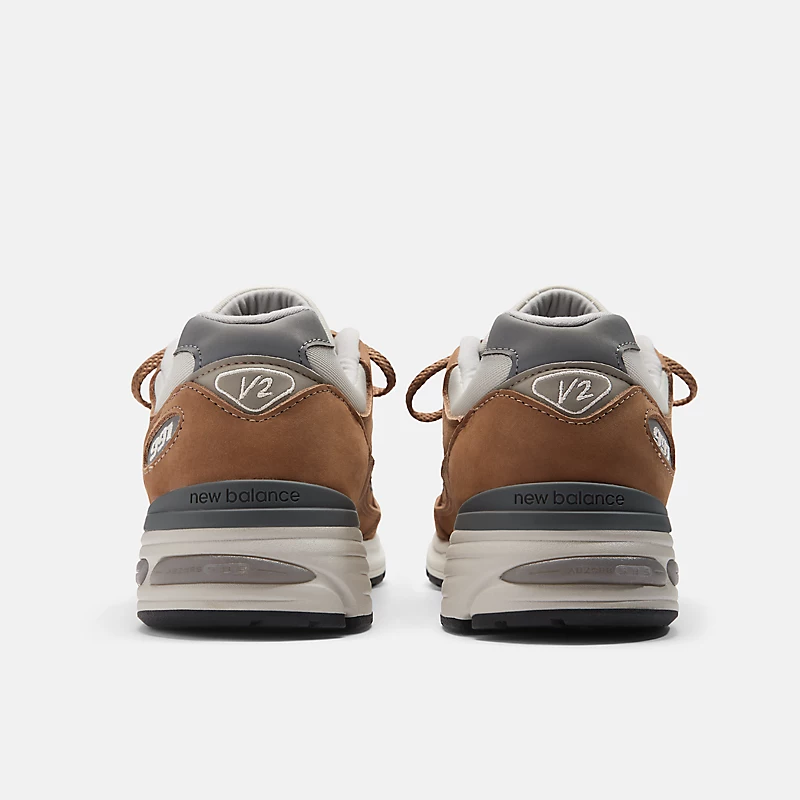 Unisex WYPRODUKOWANO w Wielkiej Brytanii 991v2 Nostalgic Sepia - Coco Mocca z Rainy Day i Flint Grey