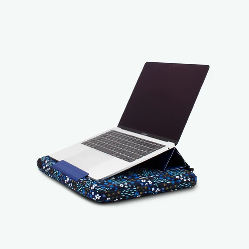 Cabaia Custodia blu per laptop da 13/14 pollici nel centro di Miami