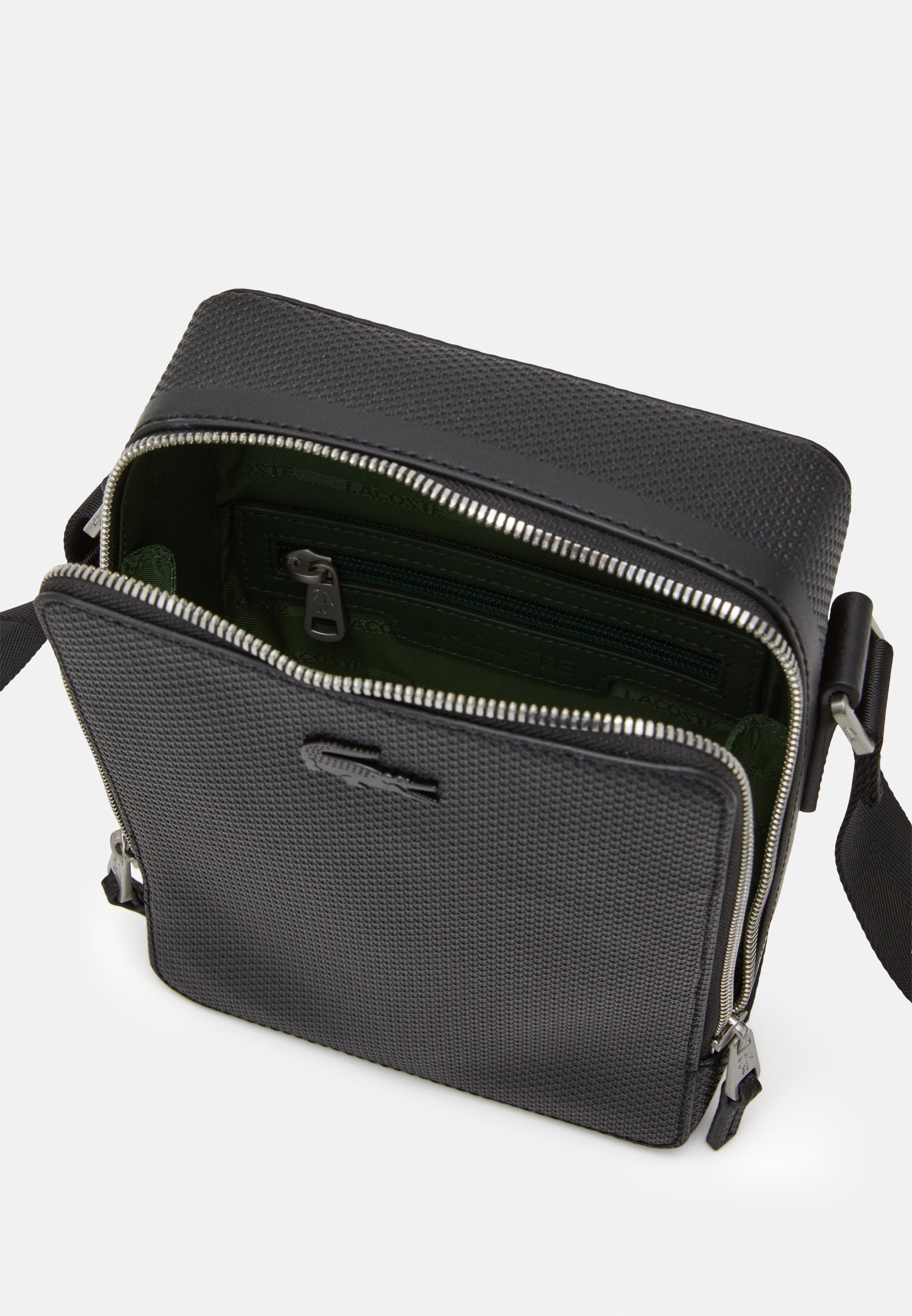 Lacoste CROSSOVER BAG UNISEX - Keresztpántos táska - noir