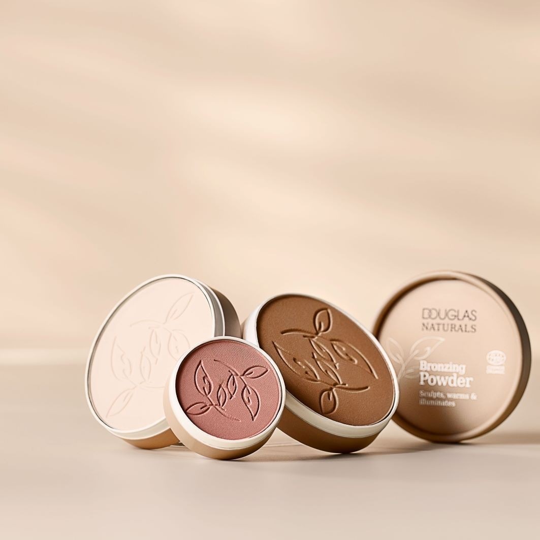 Douglas Collection Powder Naturals bronzer u prahu - 8,5 g