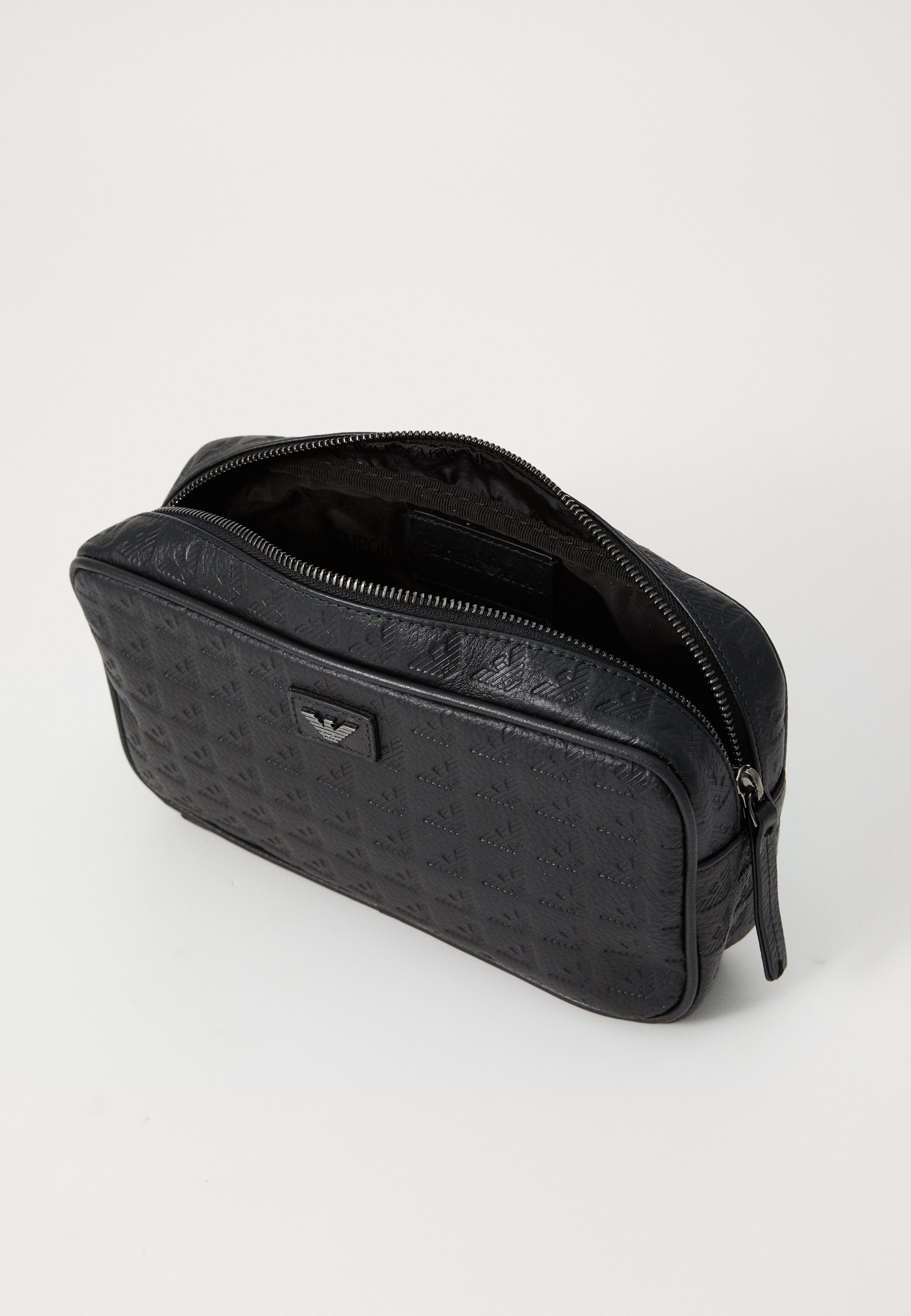 Emporio Armani Reizen