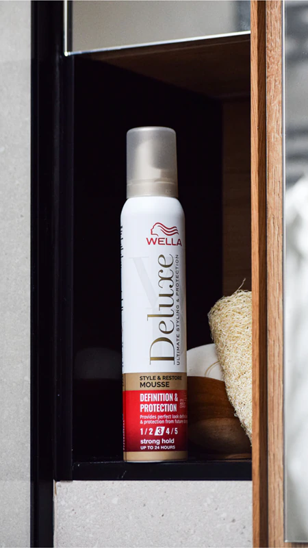 Pena na objem vlasov Wella Deluxe Definition & Protection