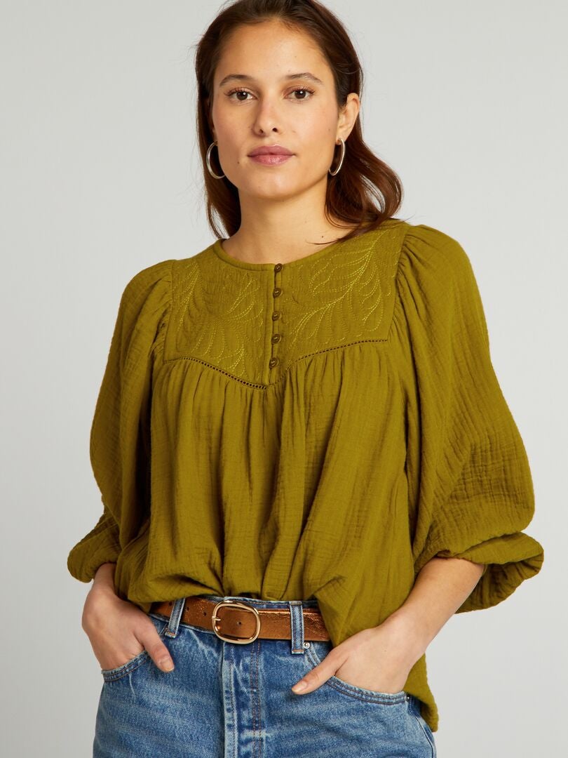 Blouse van katoenen gaas met borduurwerk - GROEN
