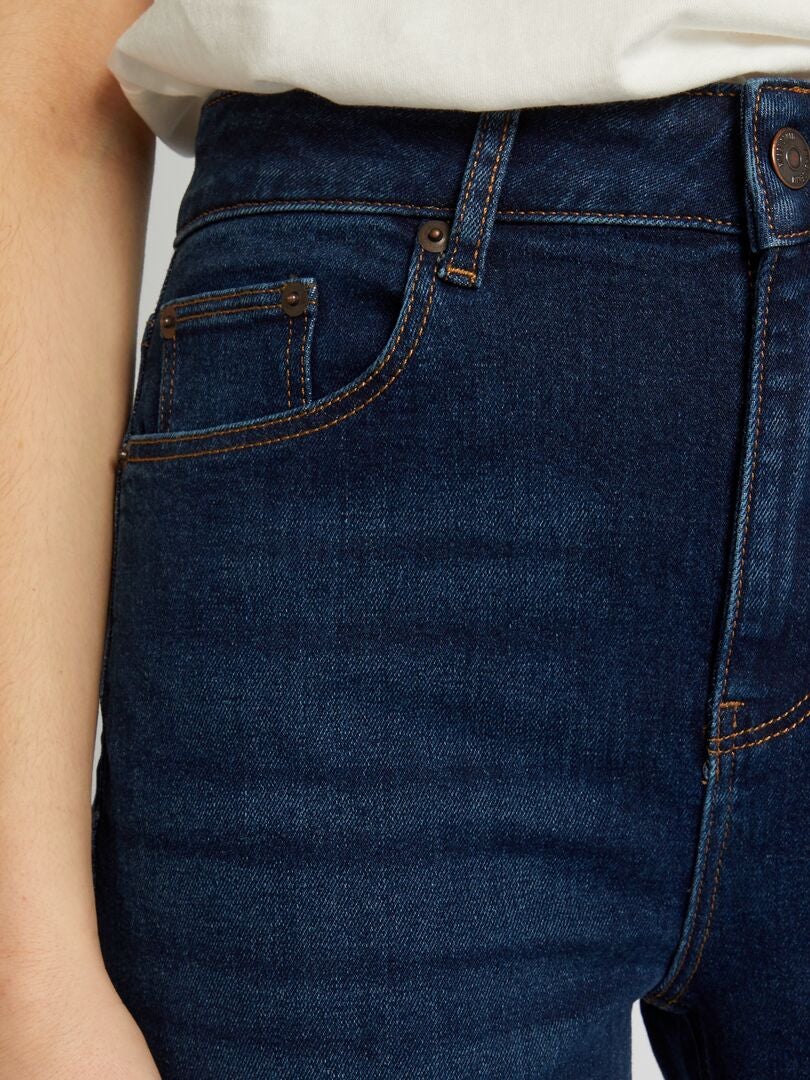 Calça jeans flare com 5 bolsos - L28 - AZUL
