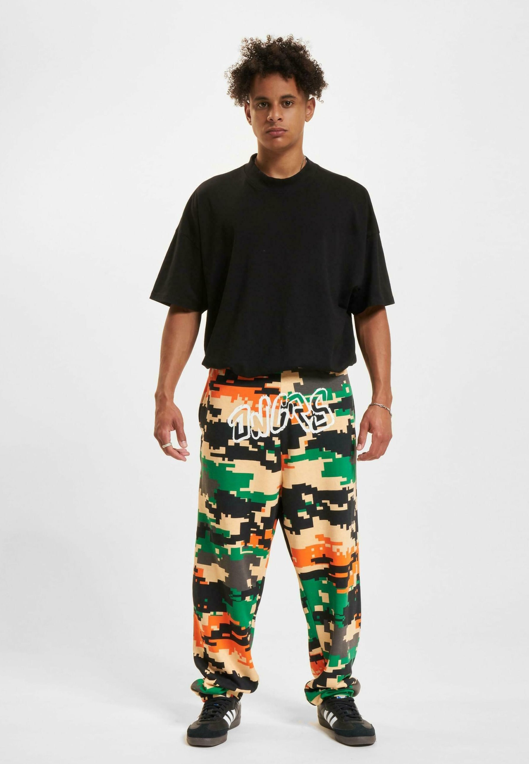 Dangerous DNGRS ELECTRIC - Dressipüksid - pixelcamouflage