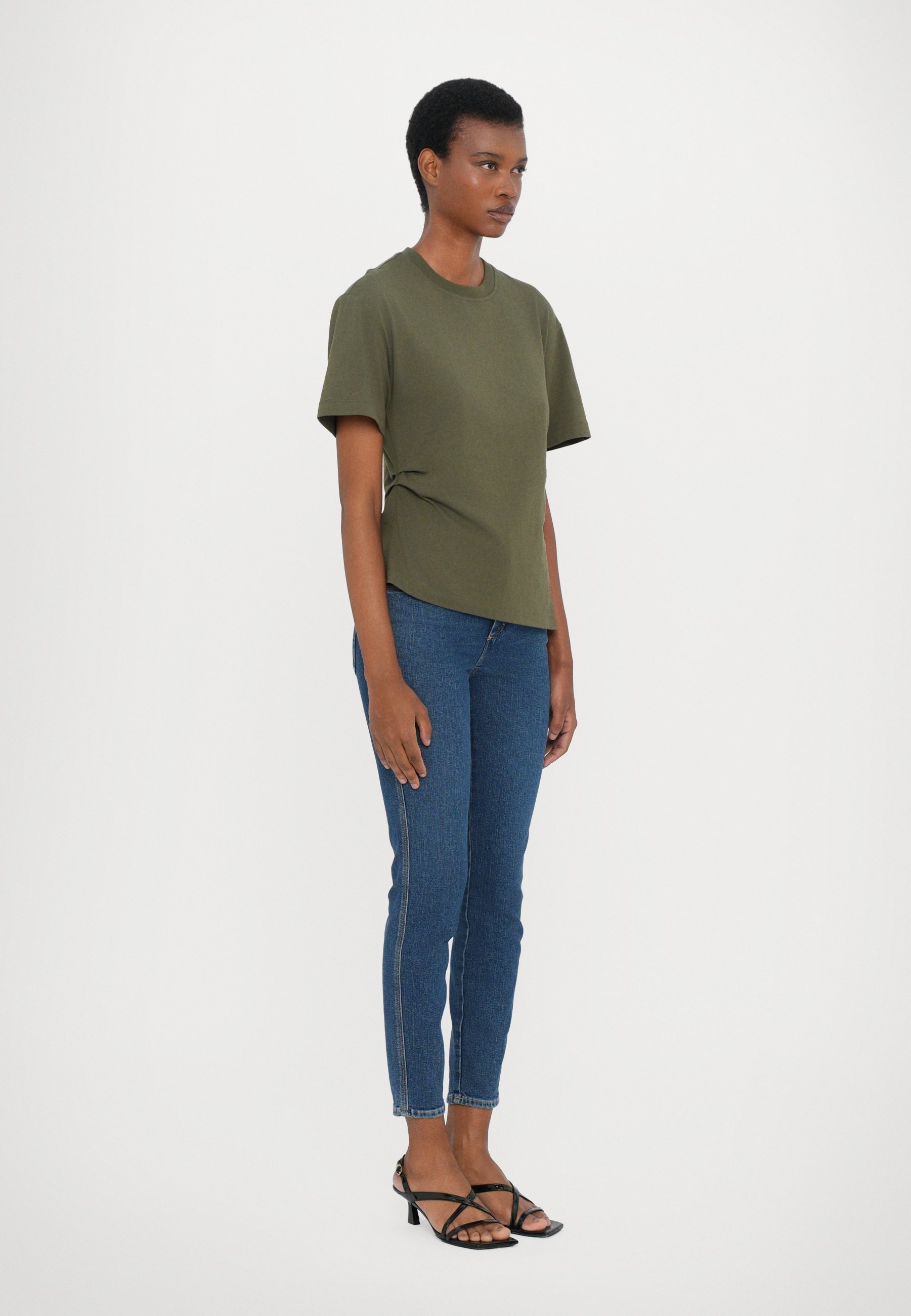 CHIUSO DRAPED - T-shirt basic - verde foresta