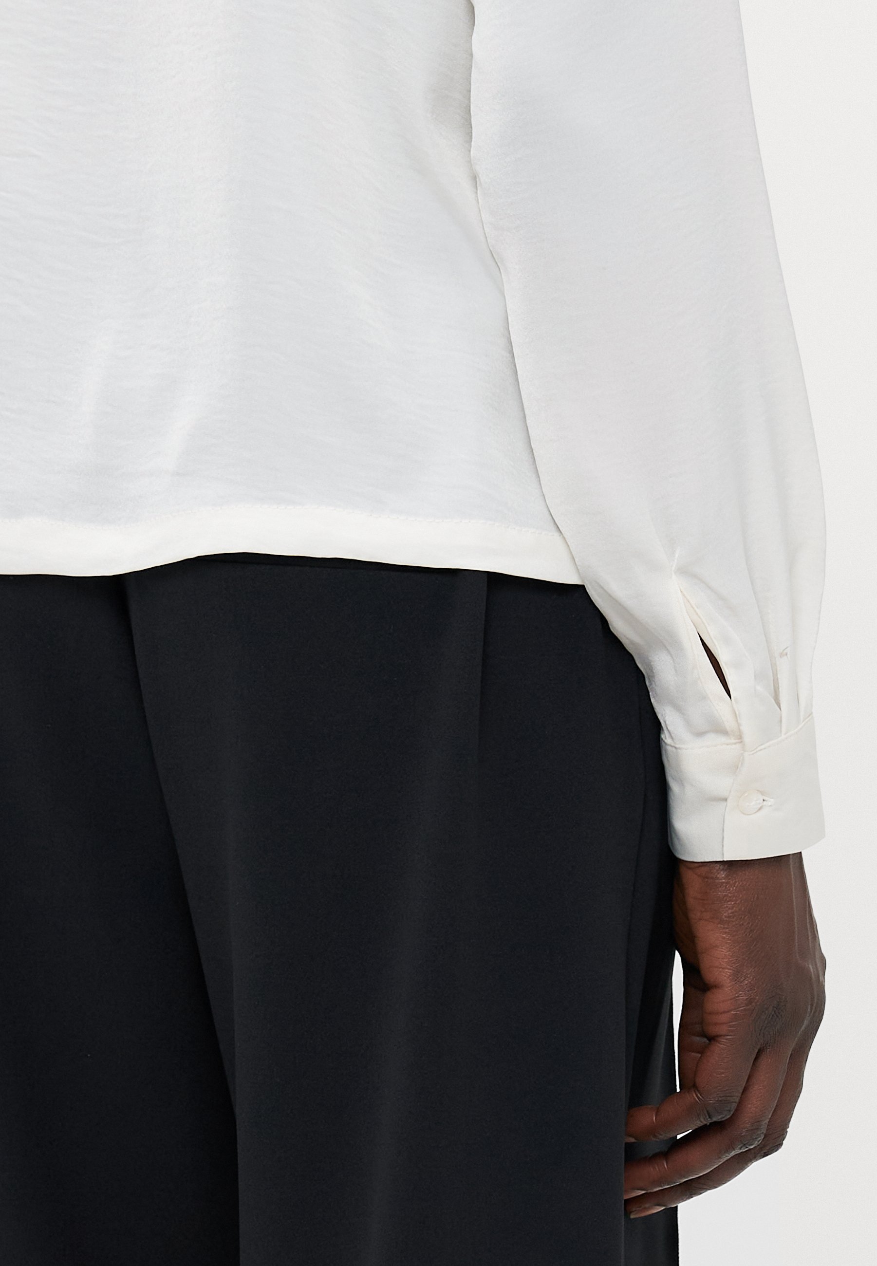 „Vero Moda Tall VMGRETCHEN SHIRT“ marškinėliai su sagomis - palaidinė su sagomis - „Cloud Dancer“