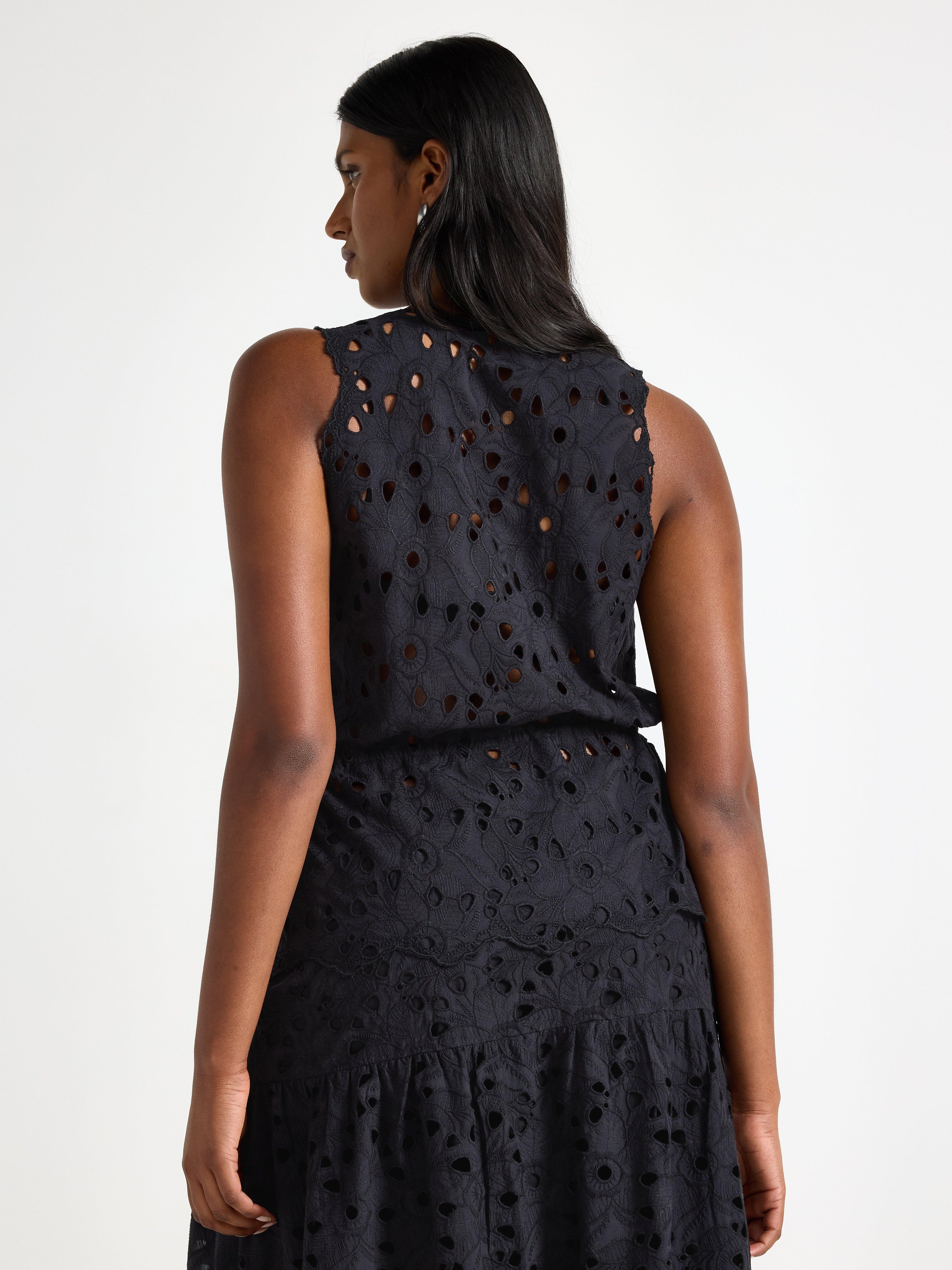 Blus com bordado inglês Preto