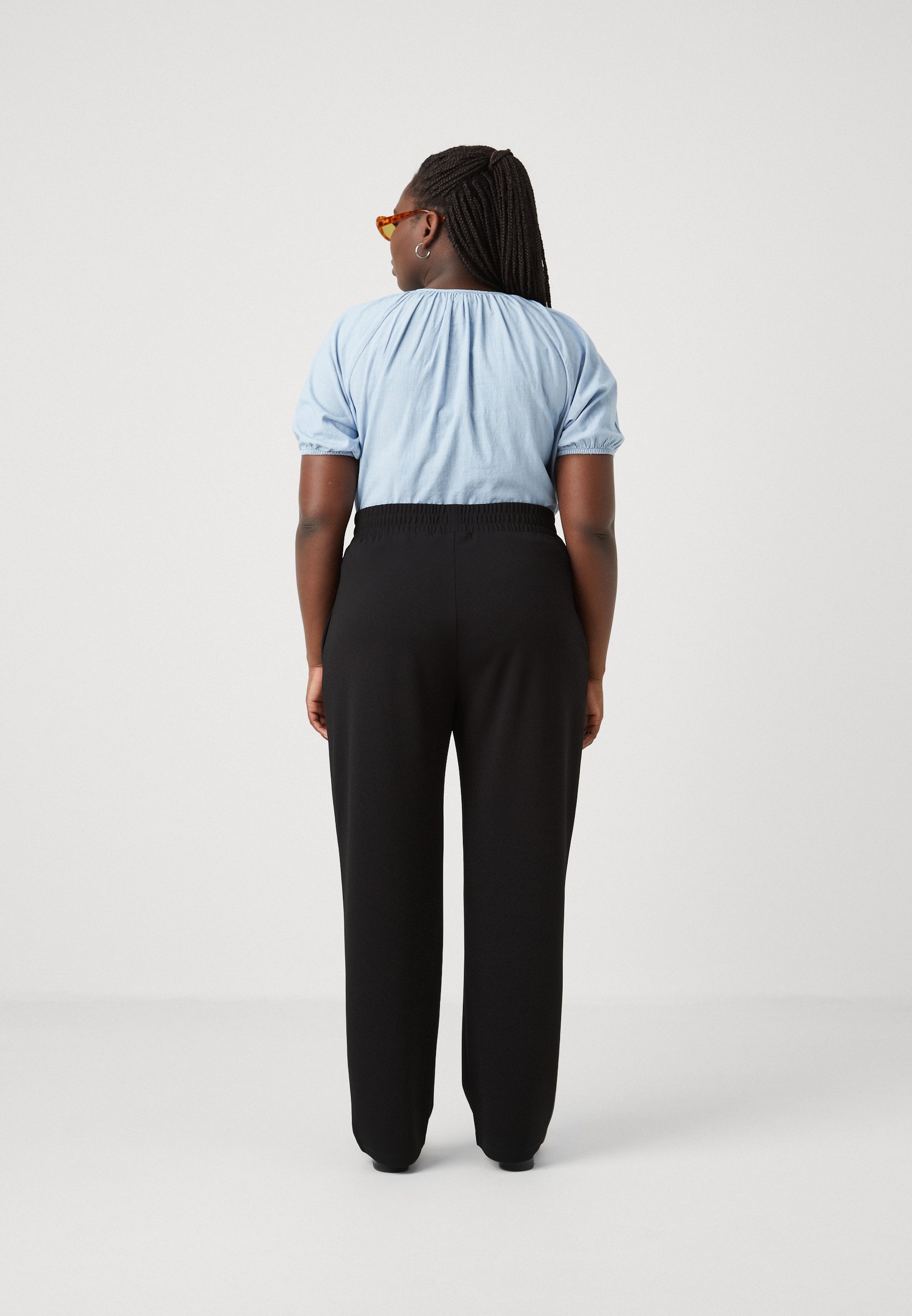 ONLY Carmakoma CARLAMA STRAIGHT - Kalhoty - black
