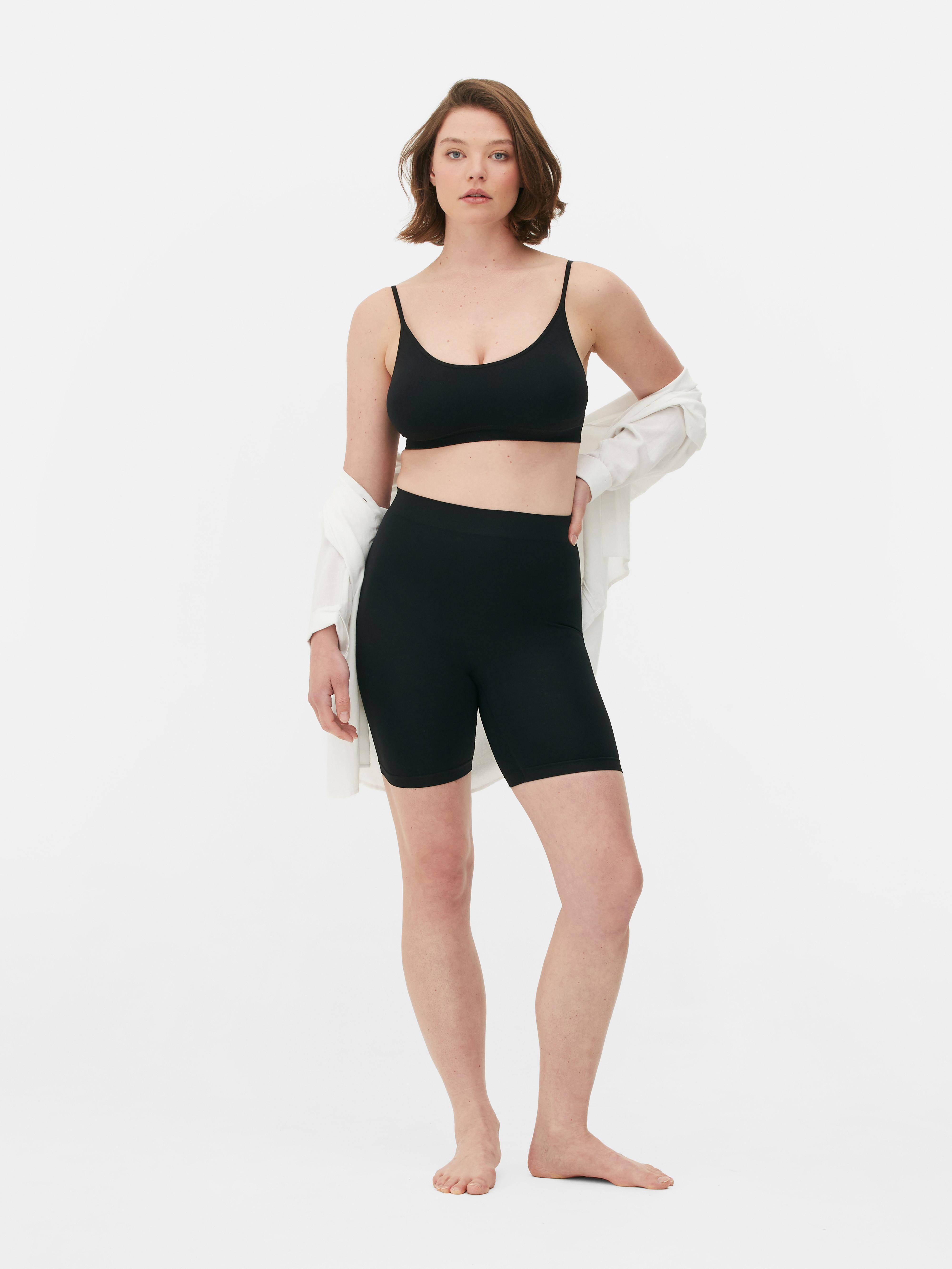 Pantaloni scurți push-up Oferă-le feselor tale forma perfectă cu pantalonii noștri scurți push-up