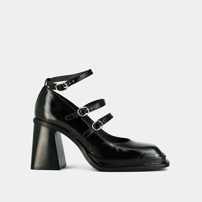 Babies à boucles et bouts carrés  en cuir brillant noir