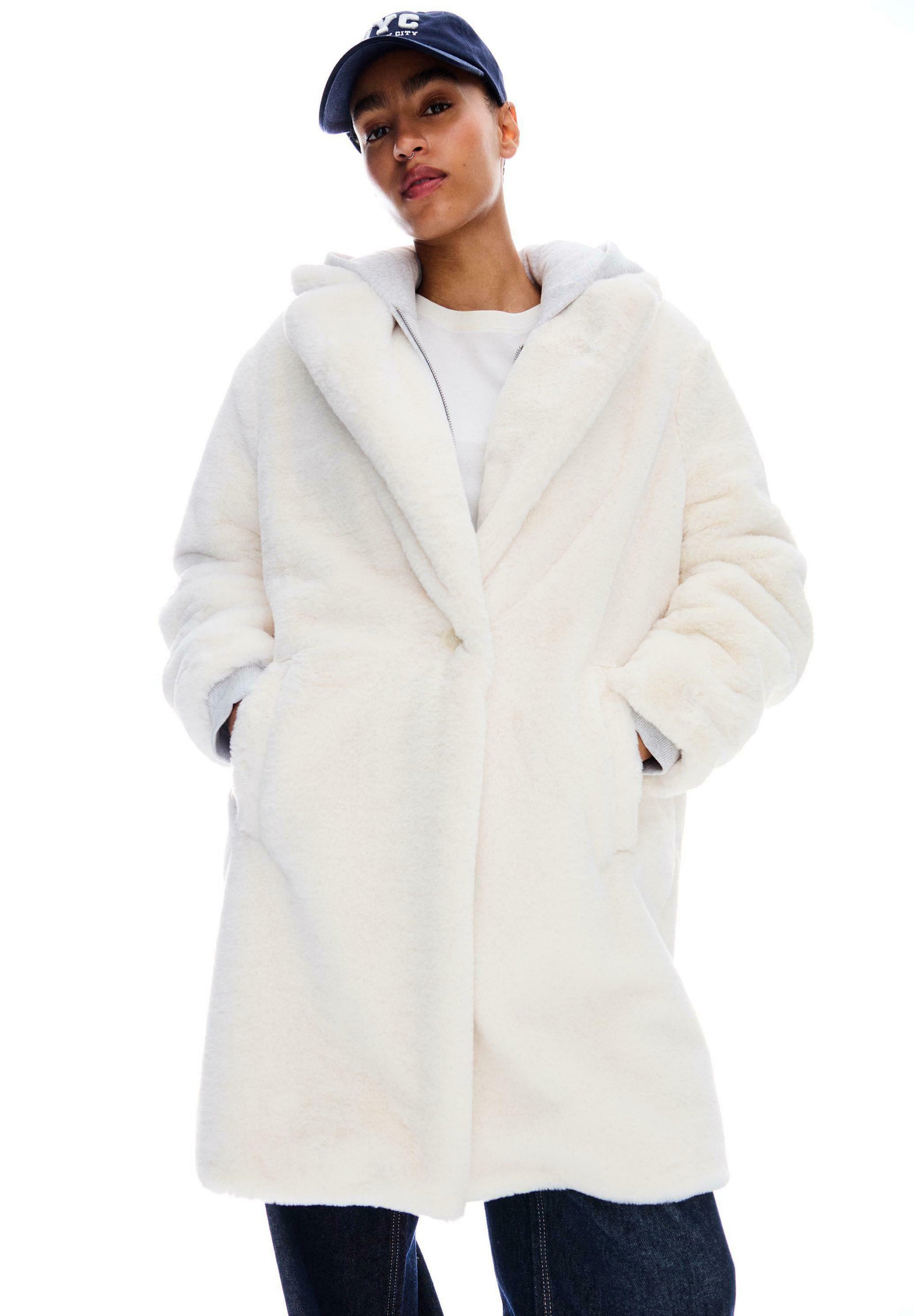 Bershka talvemantel - beež