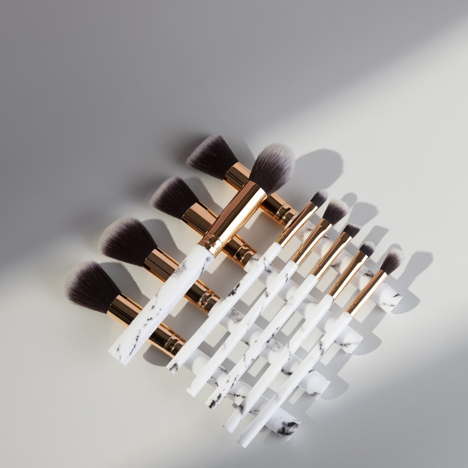 Zoe Ayla set četkica za puder – 1 komad