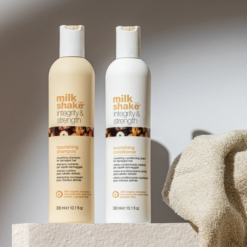 milk_shake® Condicionador Nutritivo Integrity & Strength para cabelos danificados