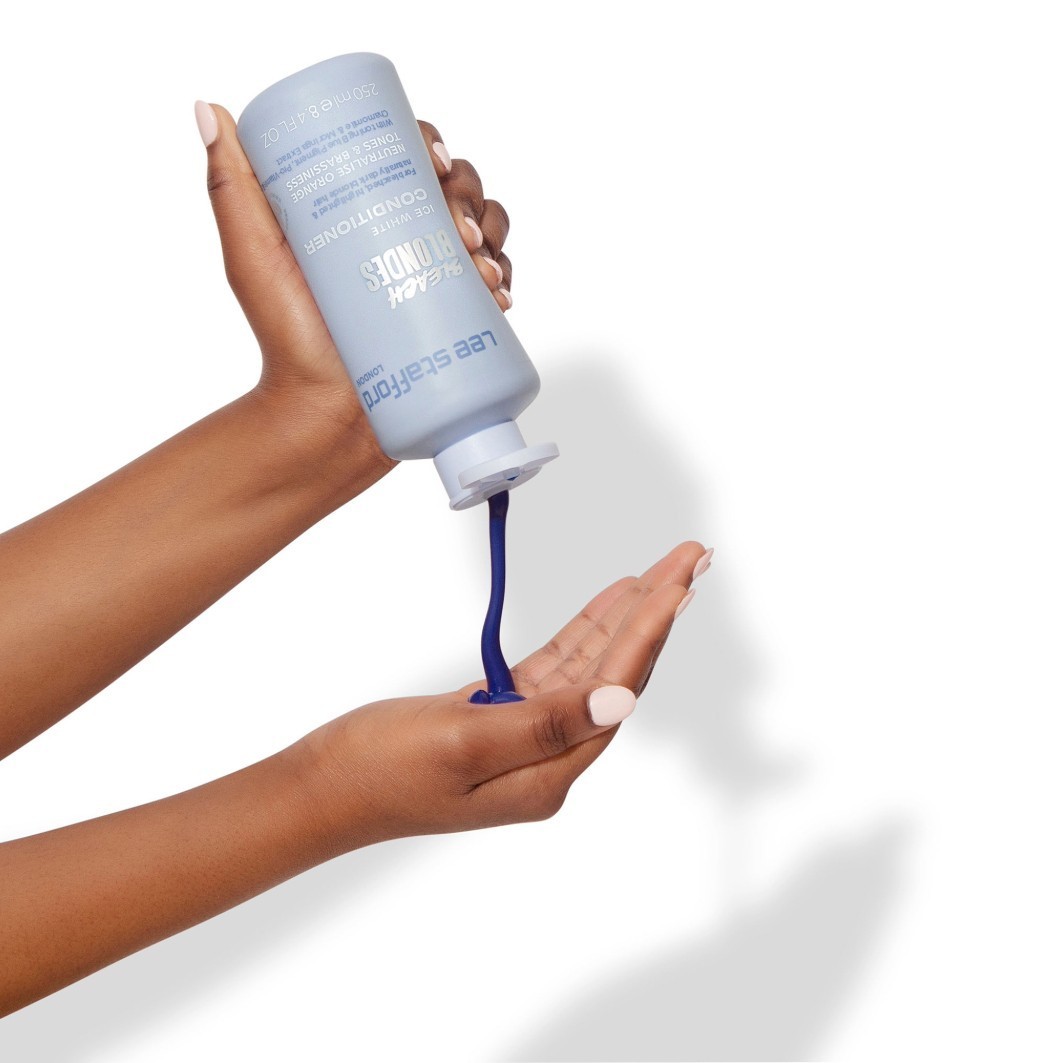 Lee Stafford Conditioner Bleach Blondes Ice White tónovací kondicionér - 250 ml