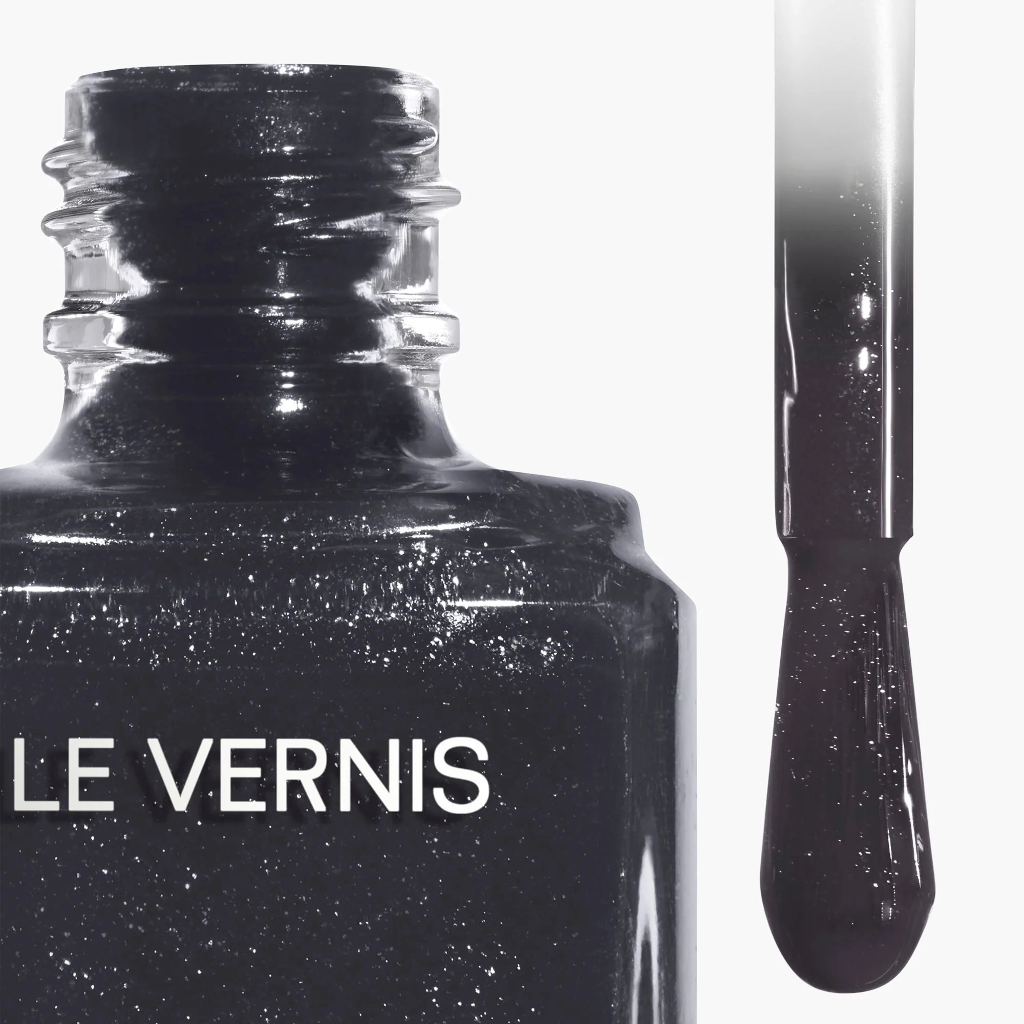 LE VERNIS - COLORE E BRILLANTEZZA LUNGA TENUTA