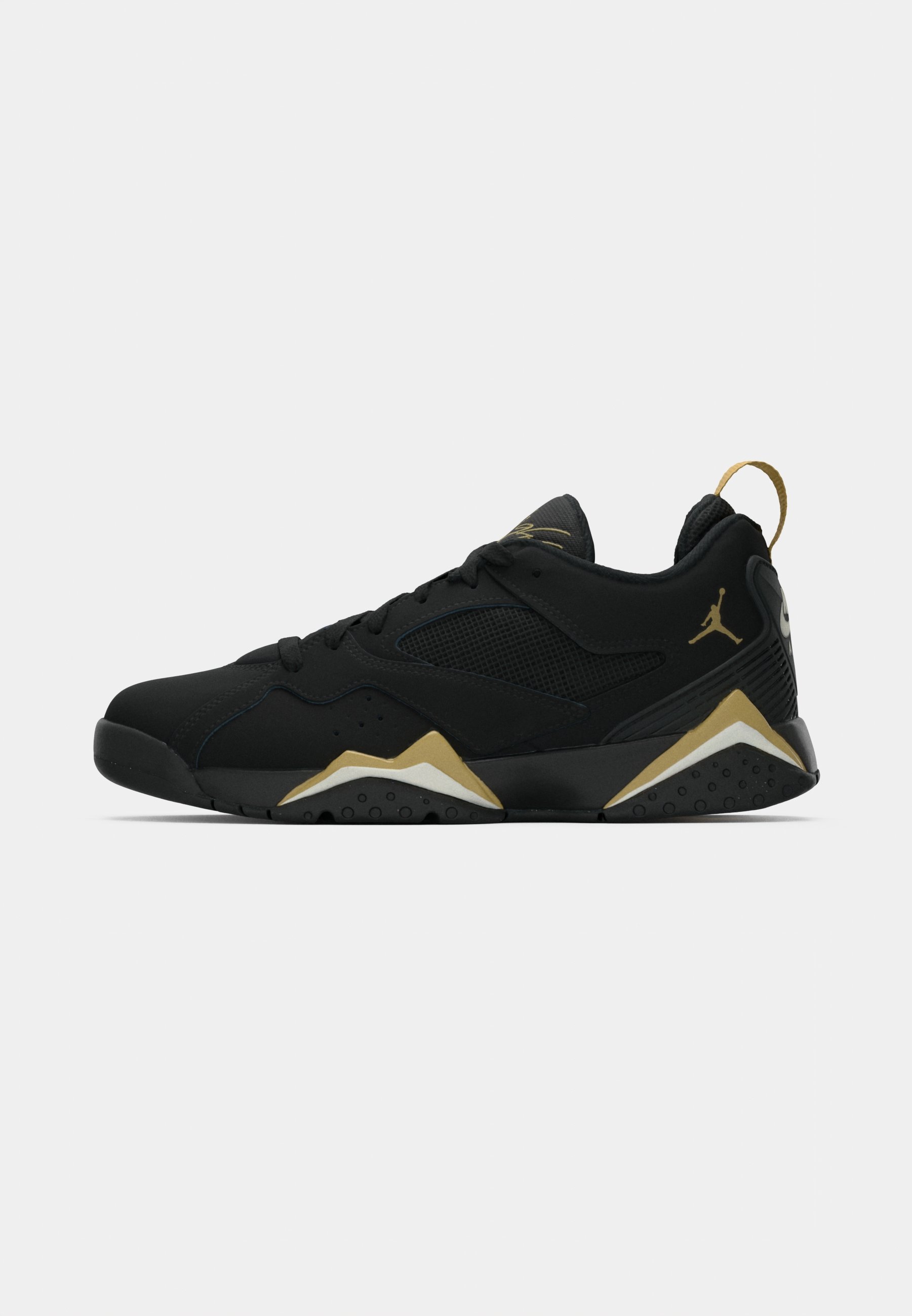 Baskets basses Jordan