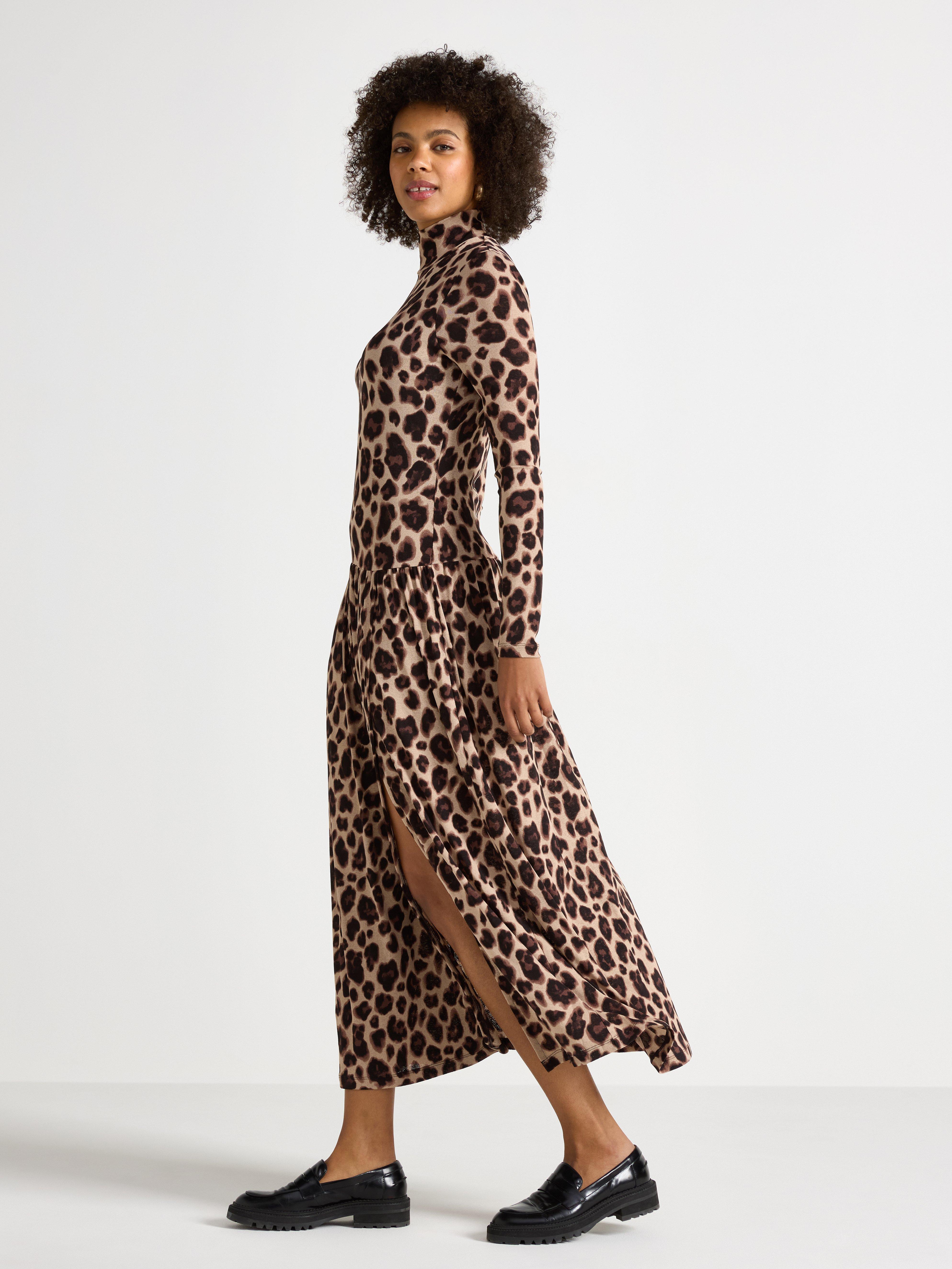 Vestido longo de manga comprida bege
