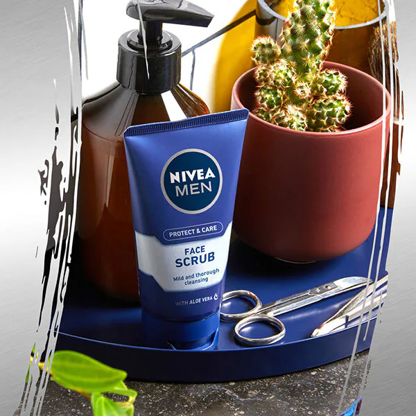 NIVEA MEN šveičiamasis veido šveitiklis „Protect & Care“ 75 ml | Dovanos tėčiui | „Superdrug“