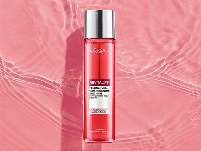 Revitalift Perfecting Toner s peelingovým efektom Pleťové tonizačné krémy